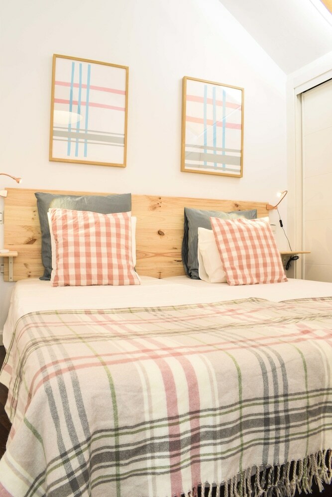 Apartamentos Letmalaga Calderon