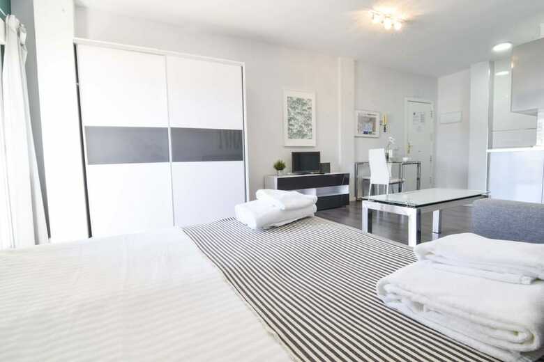 Apartamentos Letmalaga Atarazanas Market