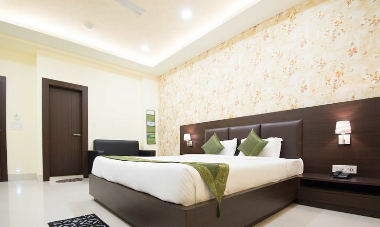 Hotel Treebo Trend King's Court