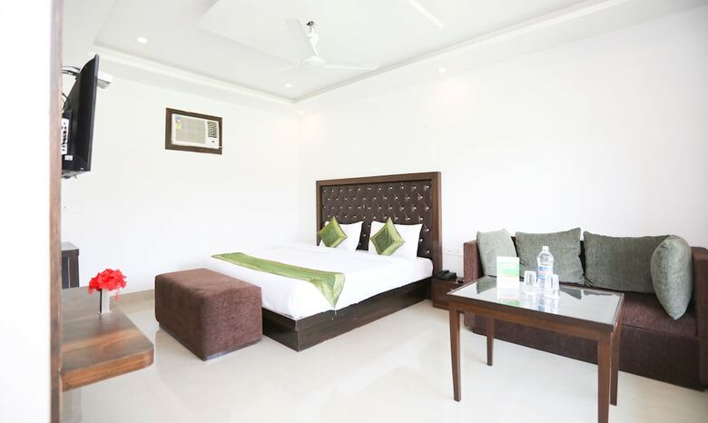 Hotel Treebo Tigers Pug Marks