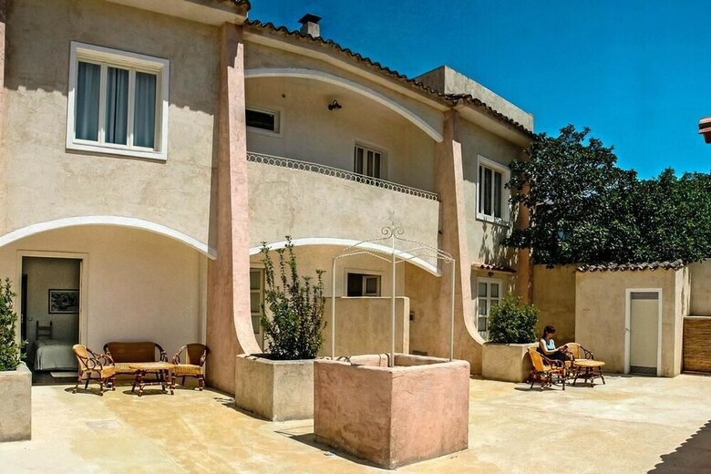 Hotel Albergo Diffuso Omu Axiu