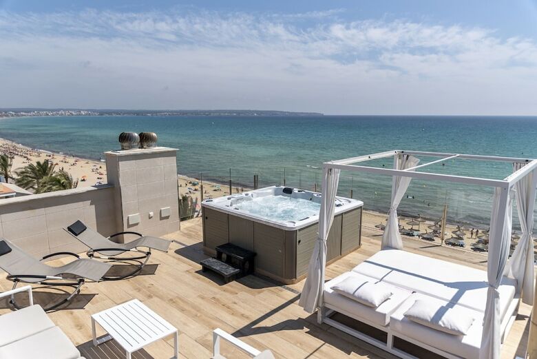 Aparthotel Apartamentos Delf�n