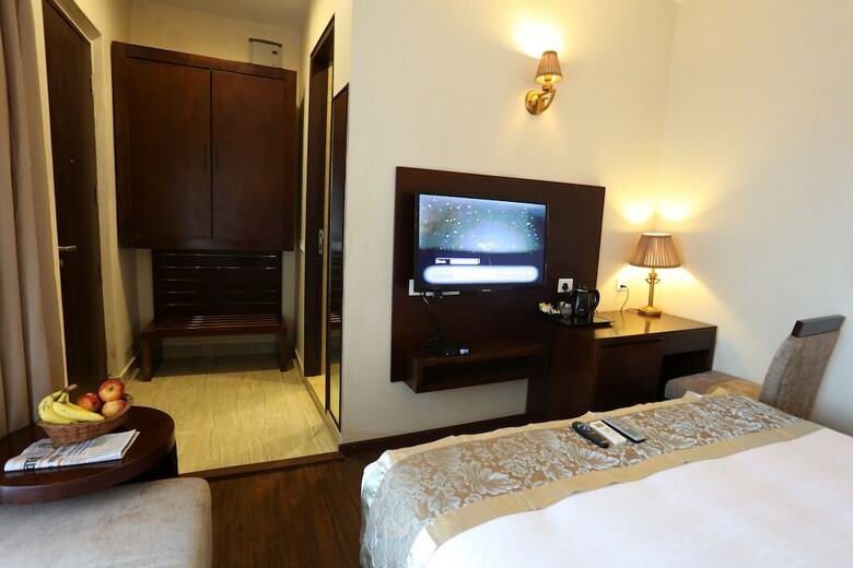 Hotel Sinon Baga Retreat