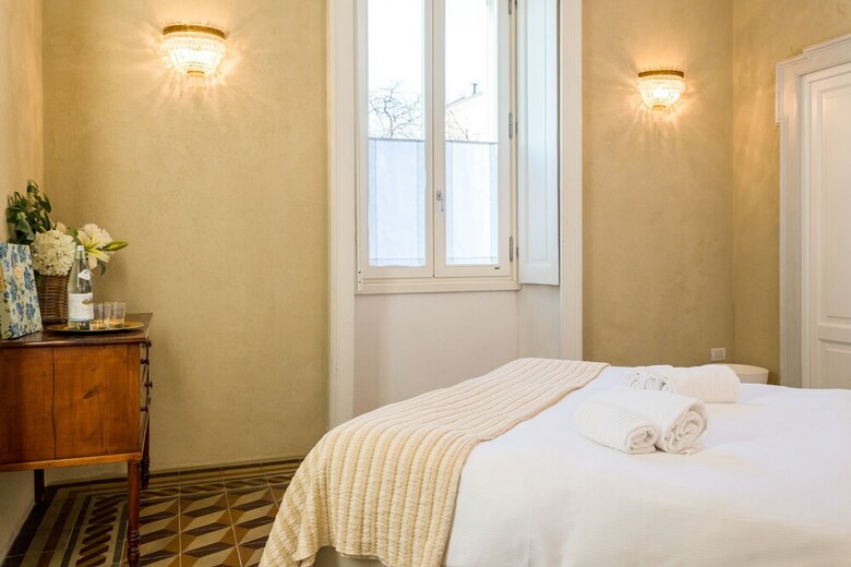 Hotel White Lilac