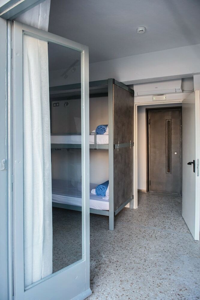 Hostal Bedbox Hostel