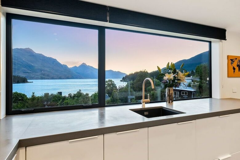 Lakeside Luxury On Suburb Street