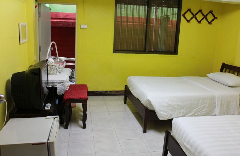 Hostal Baan Bua Homestay