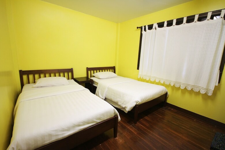 Hostal Baan Bua Homestay