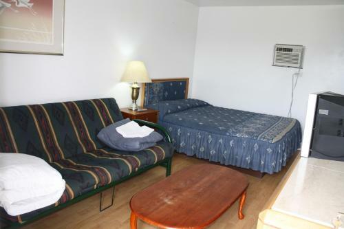Kingsbridge Inn / Bon-air Motel