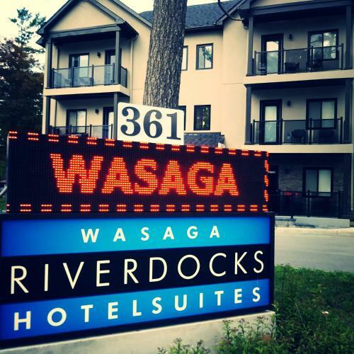 Wasaga Riverdocks Hotel Suites