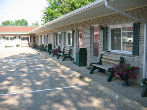 J & J Motel