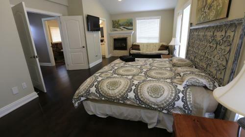 Hostal Riverfront Villa