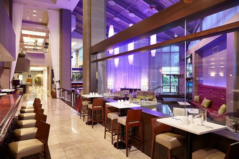 Executive Plaza Hotel Metro Vancouver