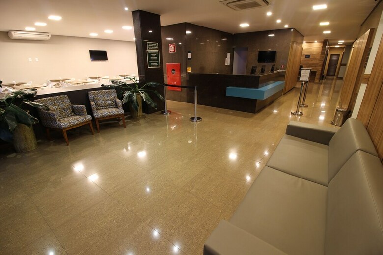 Hotel �mpar Su�tes Bar�o de Cocais
