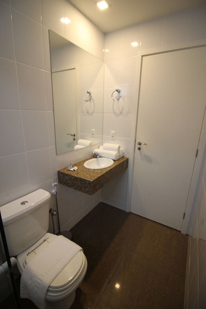 Hotel �mpar Su�tes Bar�o de Cocais