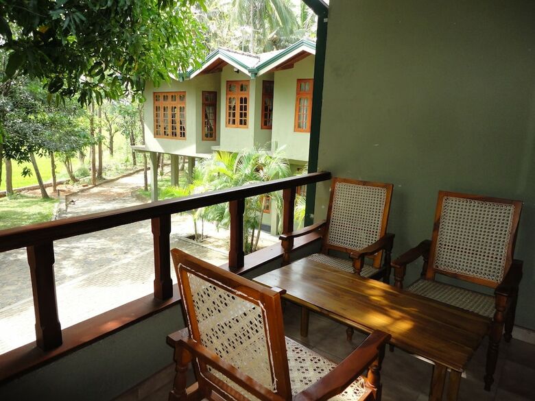 Hotel Tikiri Villa Eco Resort