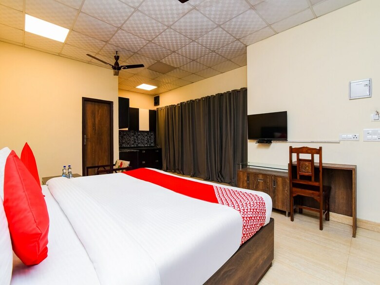 Hotel Oyo Flagship 757 Blite Golf Course Road