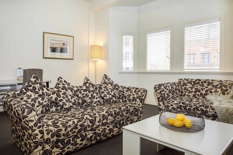 Apartamentos Collins Hotel
