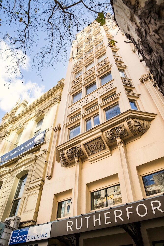 Apartamentos Collins Hotel