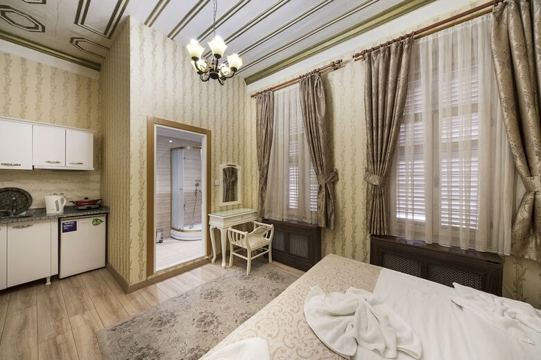 Emre Residence Suites