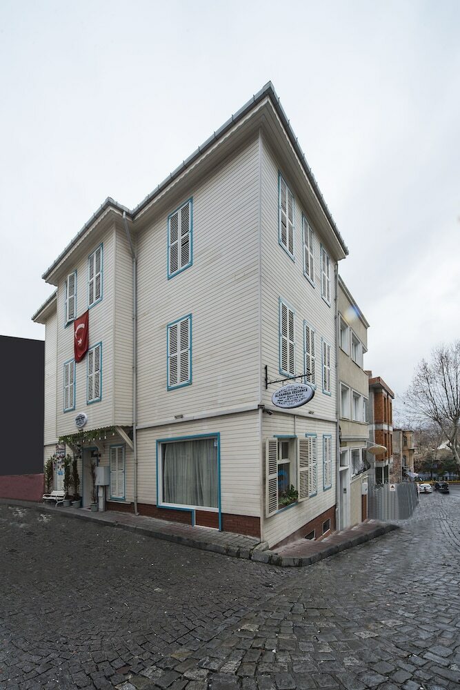 Emre Residence Suites
