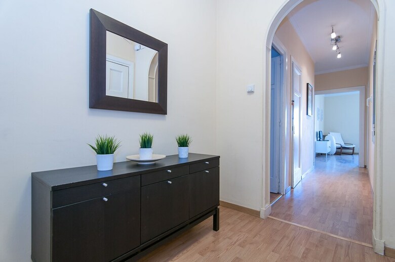 Apartamentos Bbarcelona Consell Flat