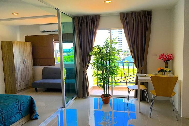 Breezy Room Jomtien