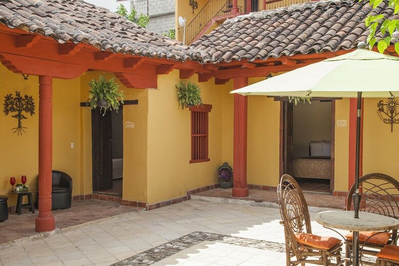 Hotel Adobe & Teja