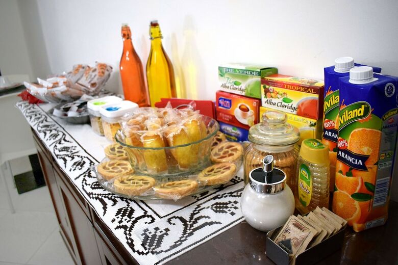 Bed & Breakfast Thanit Room