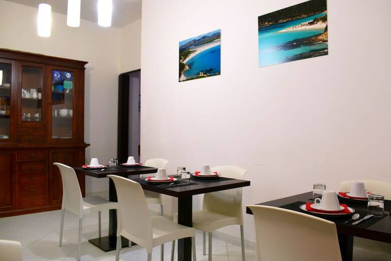 Bed & Breakfast Thanit Room