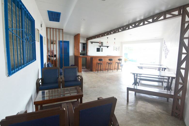 Hotel Highway To H Inn - Totolan