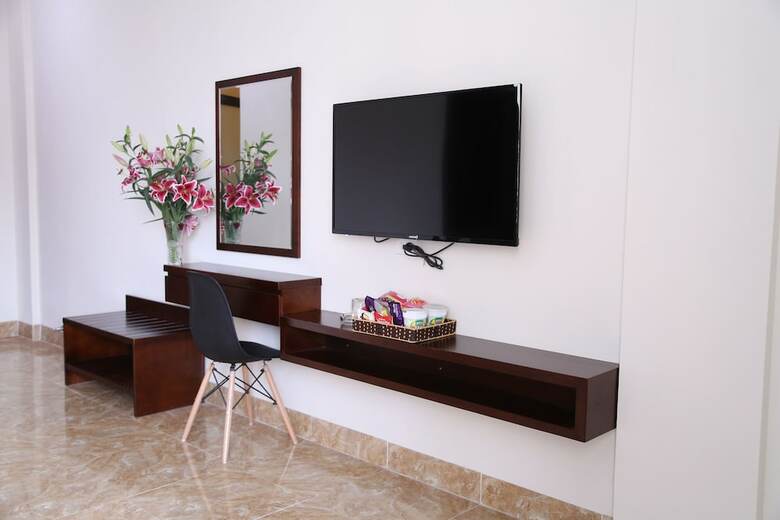 Halong Iris Hotel