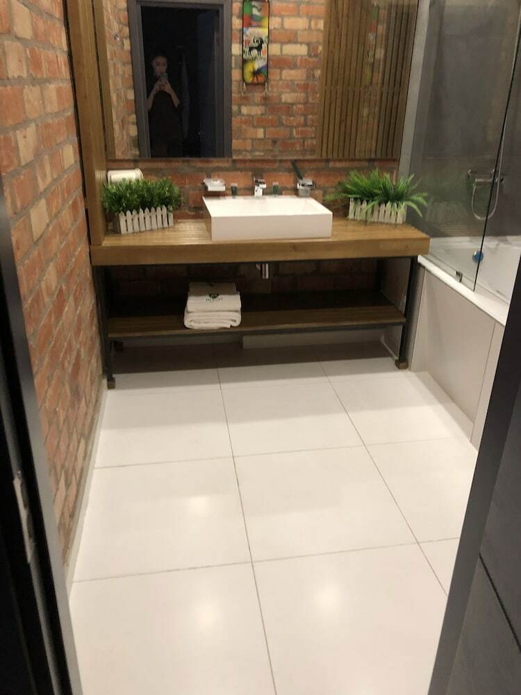 Bugu Hotel
