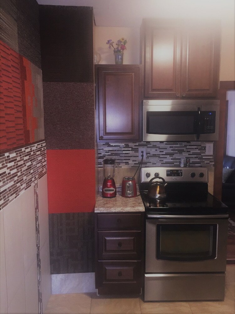 Jarvis West Blvd 6bd Villa By Edgewater Park Downtown