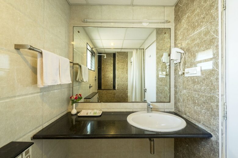 Hotel Raj Elegance - Manayata Tech Park