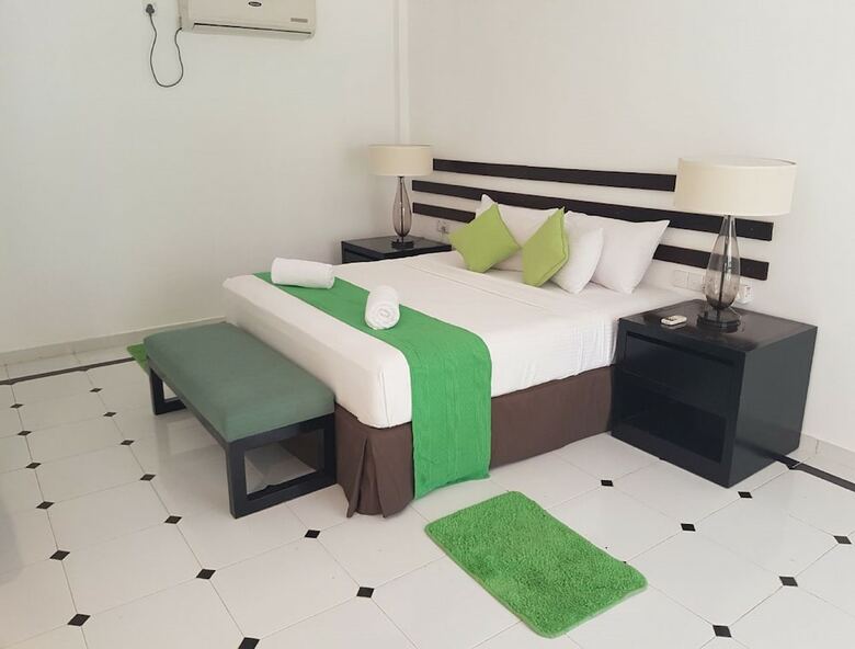 Hotel Eighth Wonder Resort