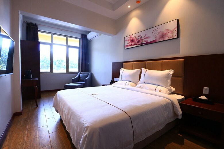 Tf Seaside Hotel