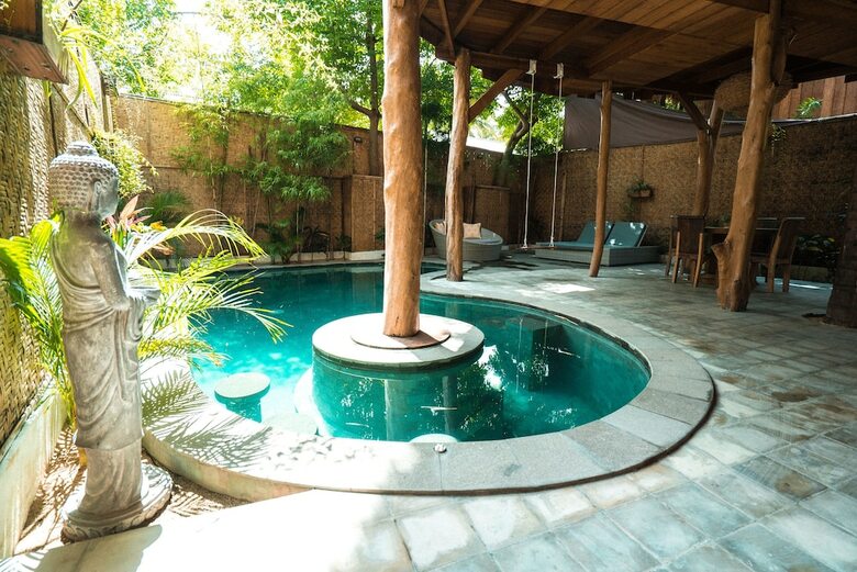 Hotel Gili Treehouses