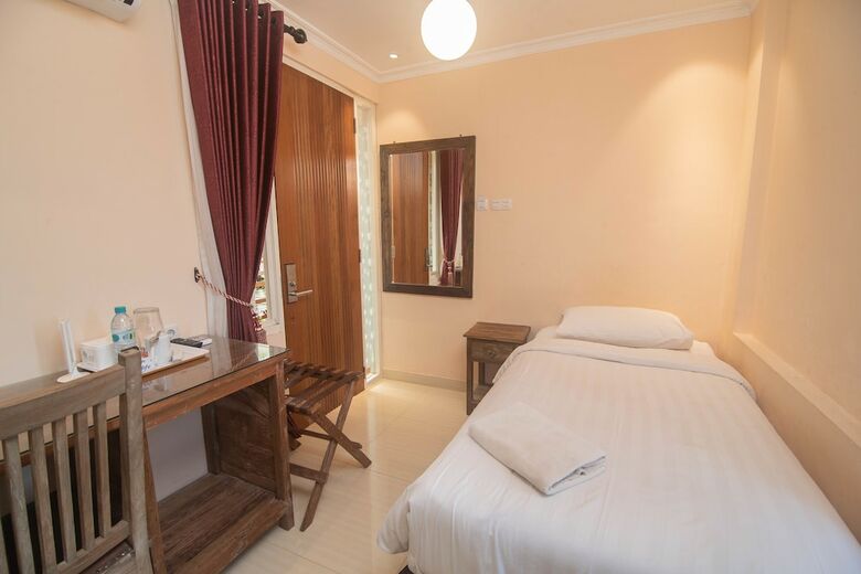 Hotel Front One Boutique Baluran Malang