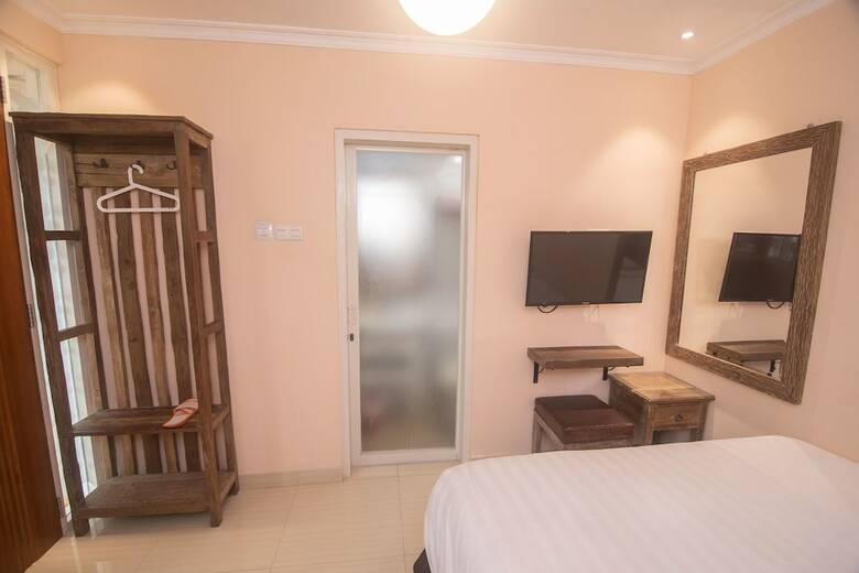 Hotel Front One Boutique Baluran Malang