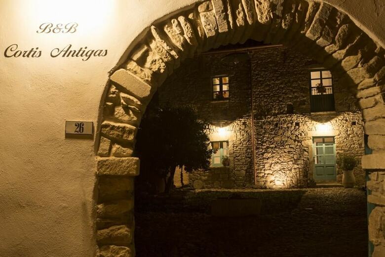 Bed & Breakfast Cortis Antigas