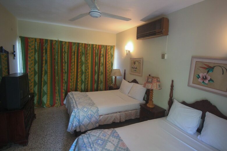 Hostal Sahara Hostel