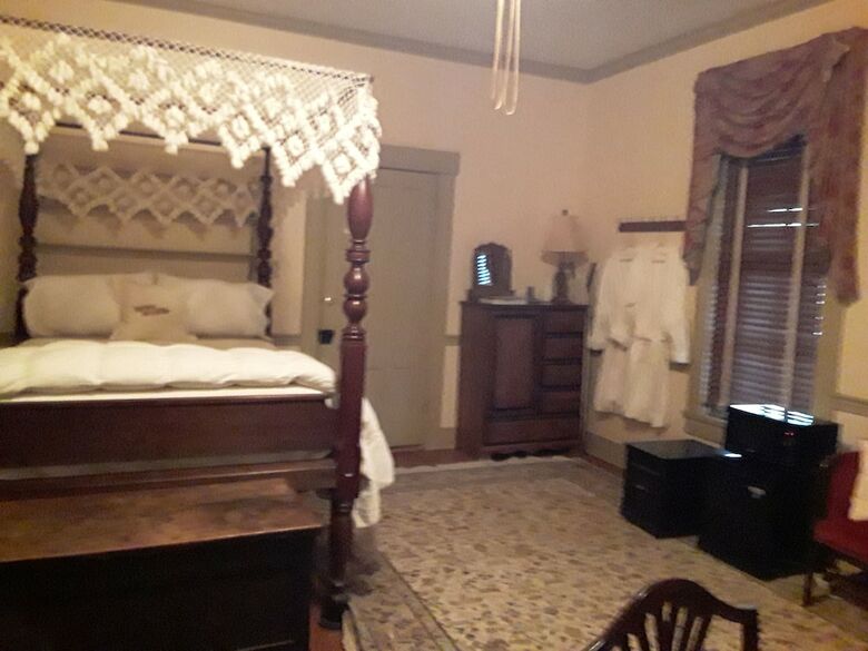 Emma's Bed And Breakfast