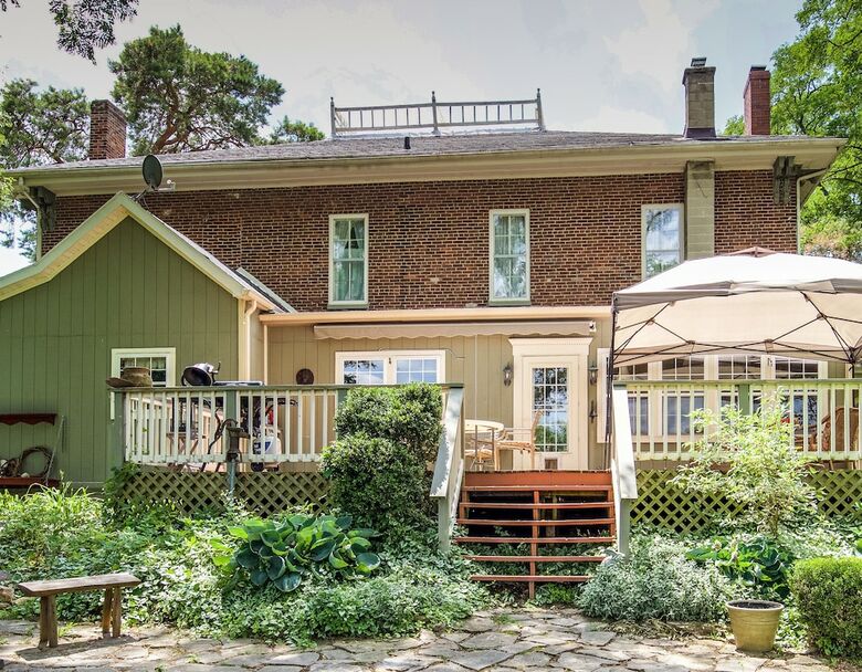 Emma's Bed And Breakfast