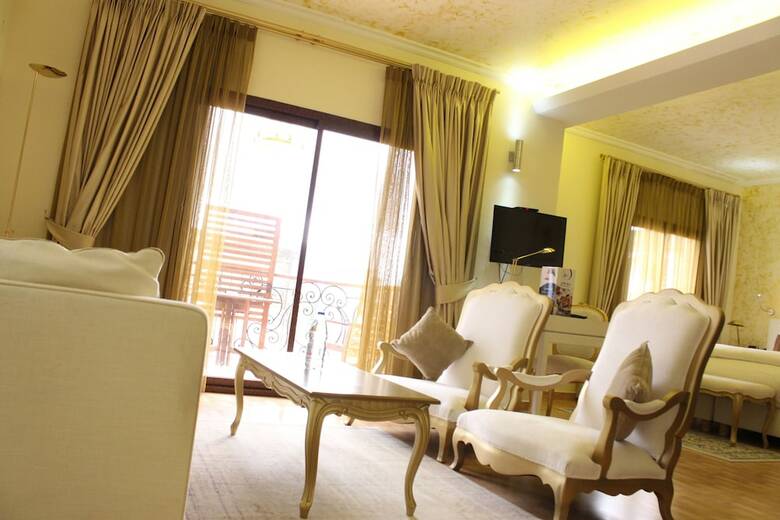 Hotel Particular Destiny Suites