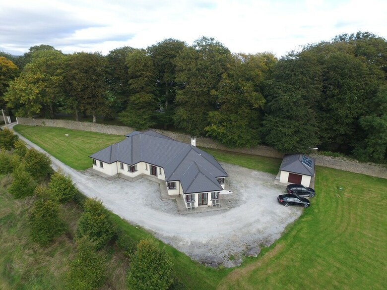 Hotel Moorepark West House