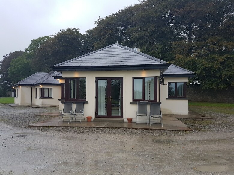 Hotel Moorepark West House