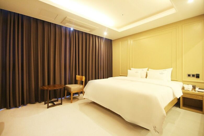 Time Square Hotel