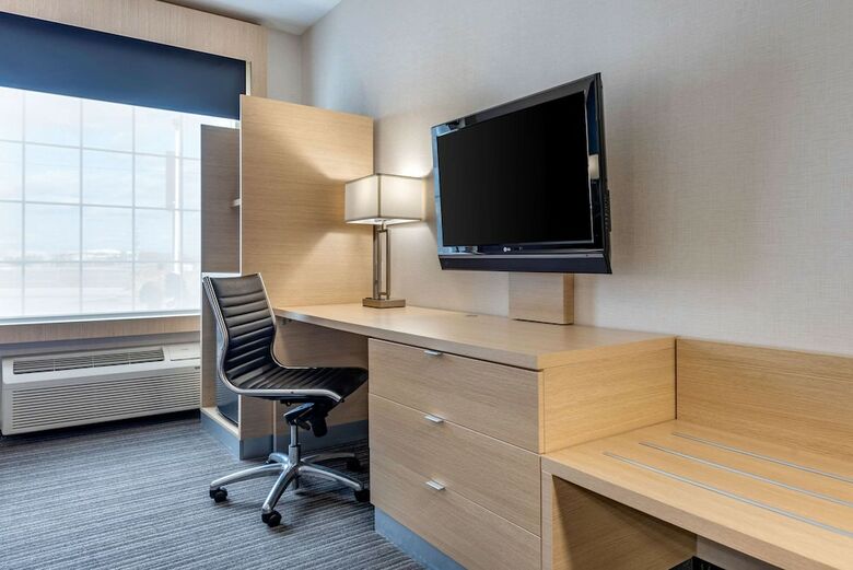 Hotel Quality Inn & Suites
