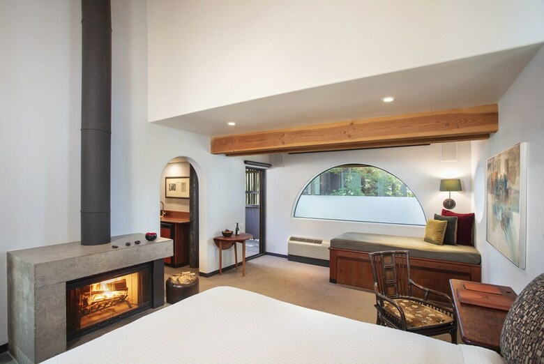 Hotel Post Ranch Inn